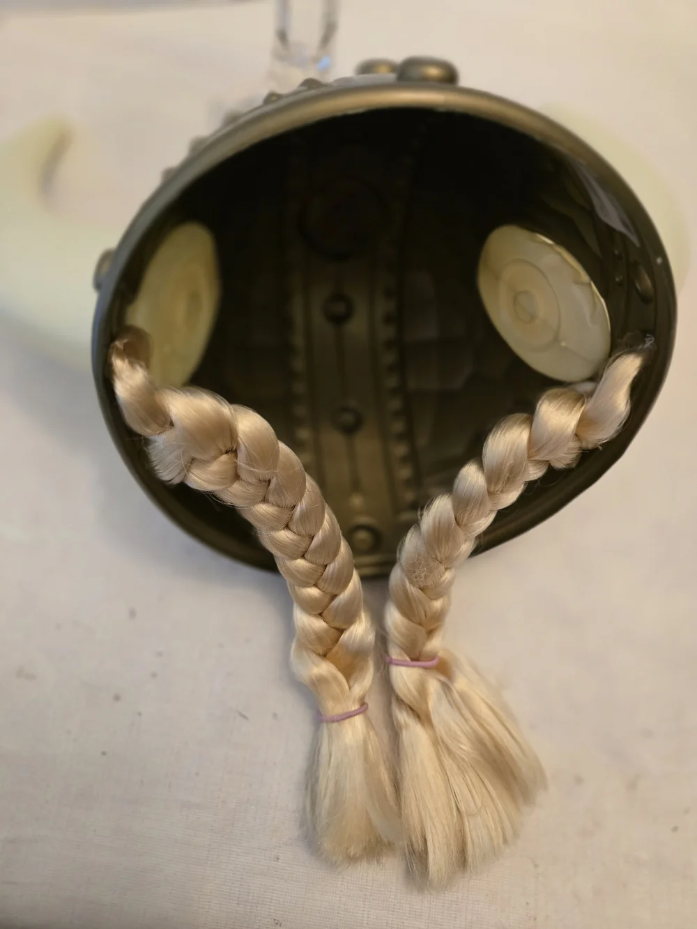 Disney Viking Horned Helmet with Braids - Metallic Gold and Cream New - Picture 6 of 7